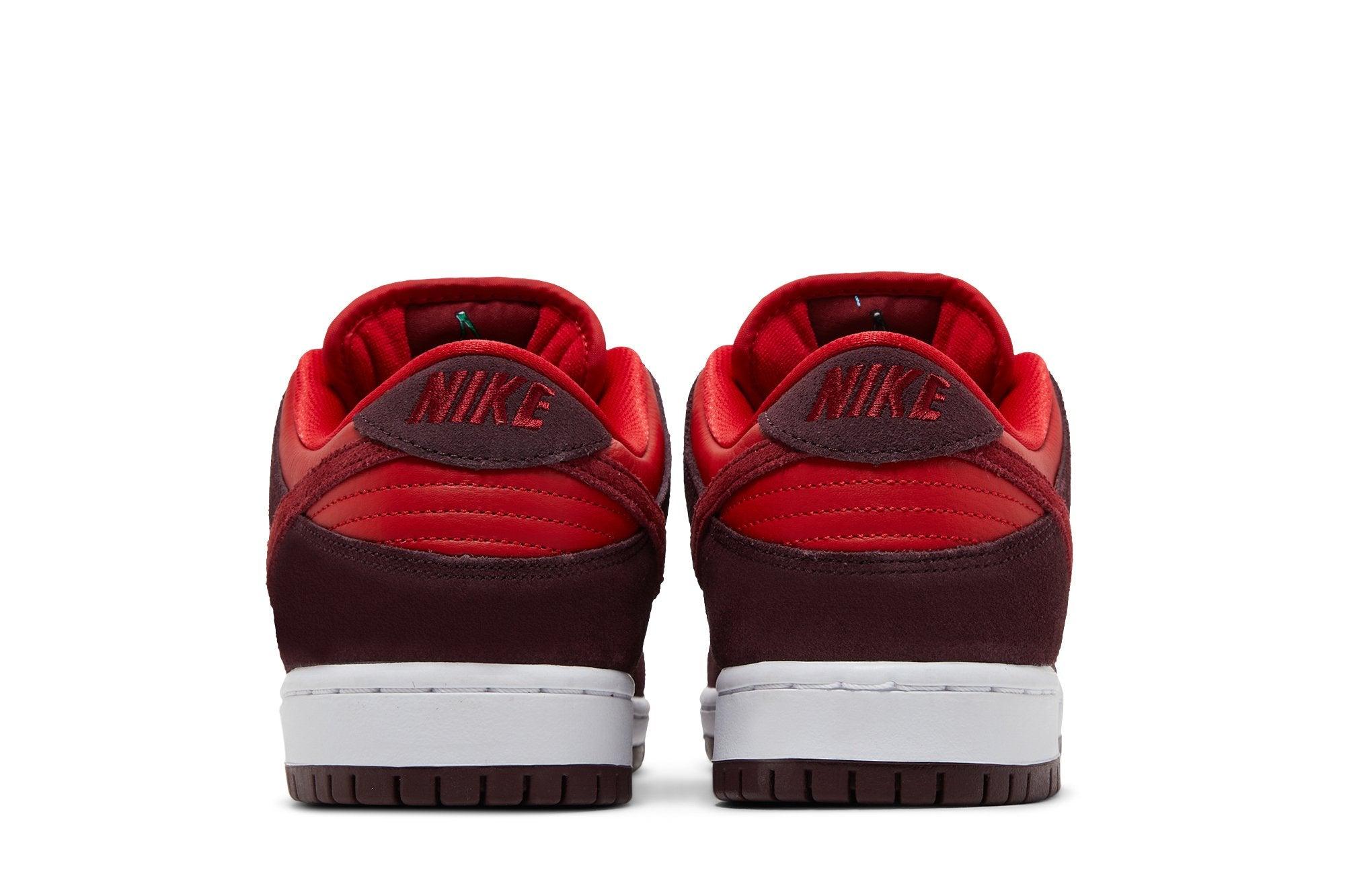 Nike SB Dunk Low Cherry Vermelho