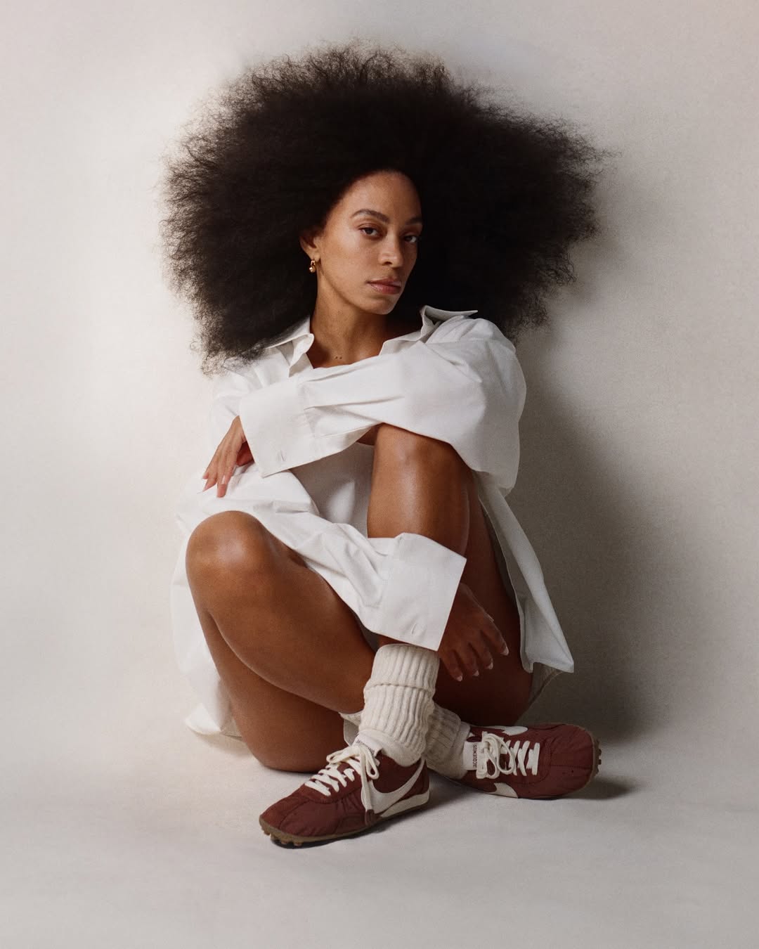 Nike x Jacquemus Moon: a fusão entre esporte e alta moda em uma