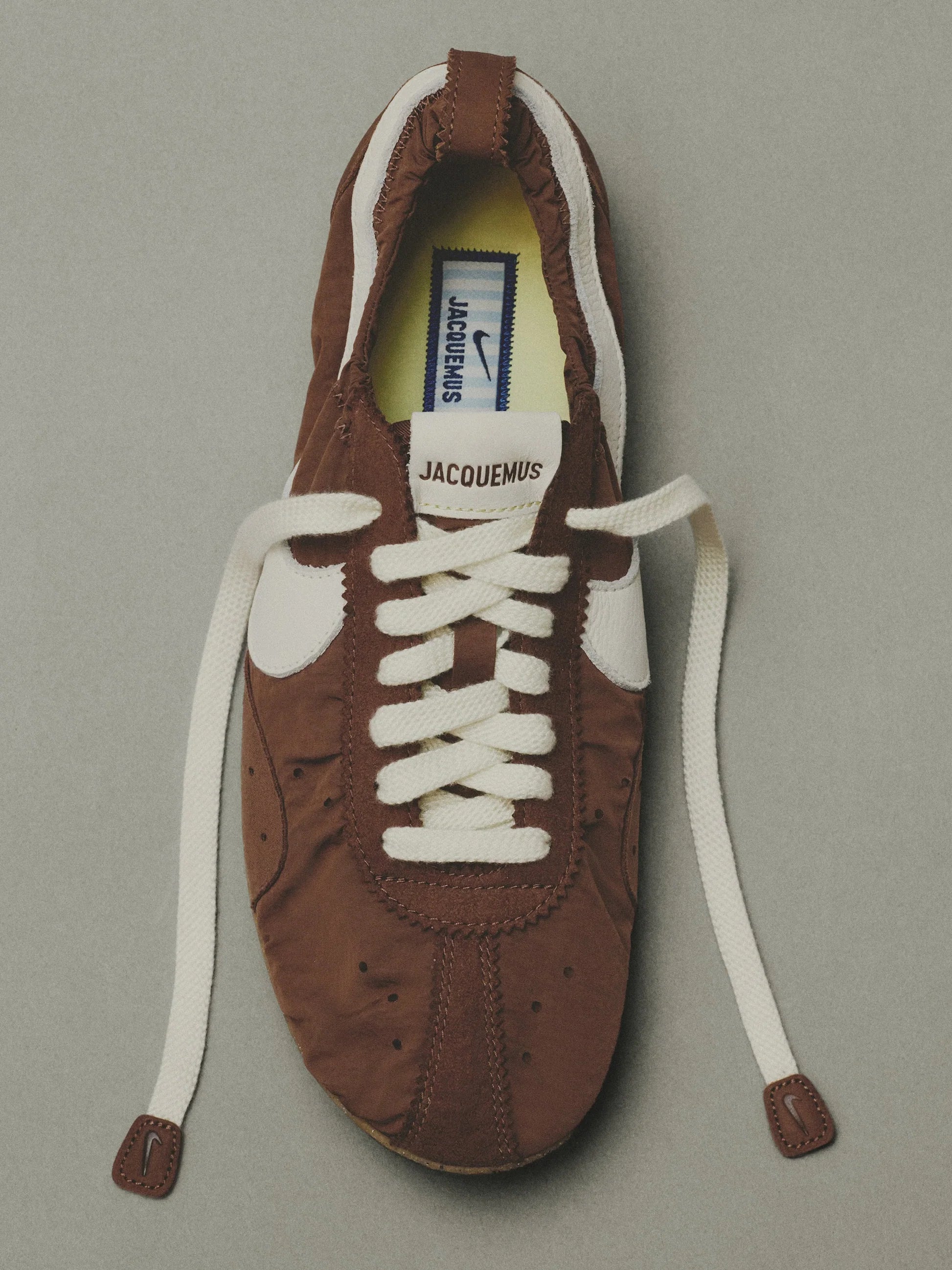 靴 Jacquemus + Nike Moon Shoe Brown 40.5 ジャックムス x ナイキ ムーン シューズに26年春の新色が登場