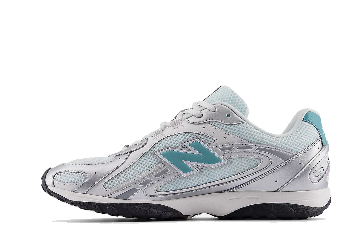 New Balance 204L Light Silver Metallic Prata