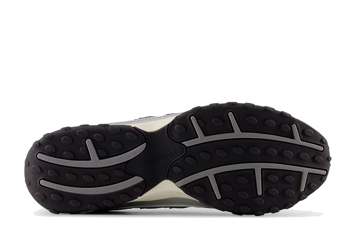 New Balance 204L Silver Metallic Black Prateado