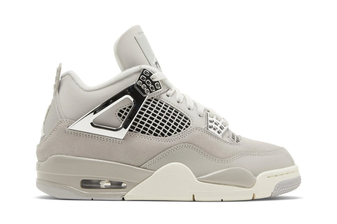 Air Jordan 4 Frozen Moments Cinza