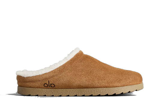 Alo Yoga, Alo Recovery Slipper, Saddle Ivory, slipper bege, conforto premium, minimalismo, wellness style, textura macia, loungewear, Lowbank Shoes