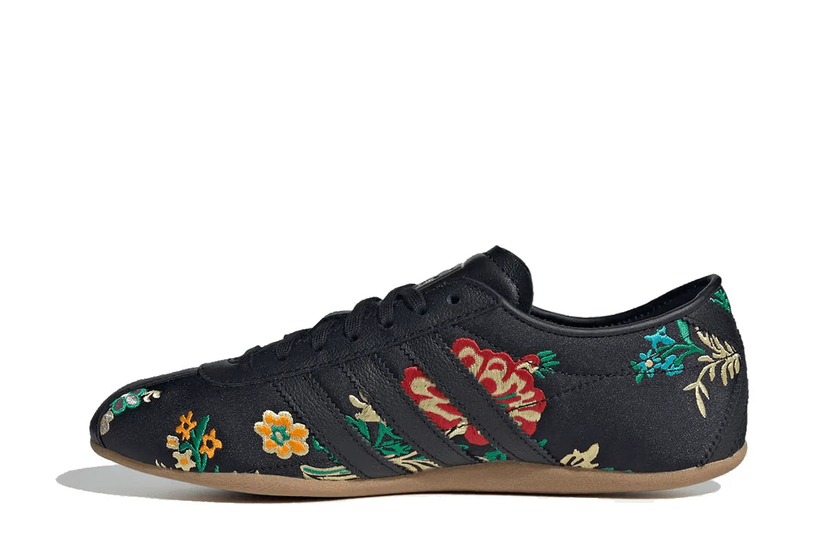 Adidas Tokyo Black Floral Embroidery Preto