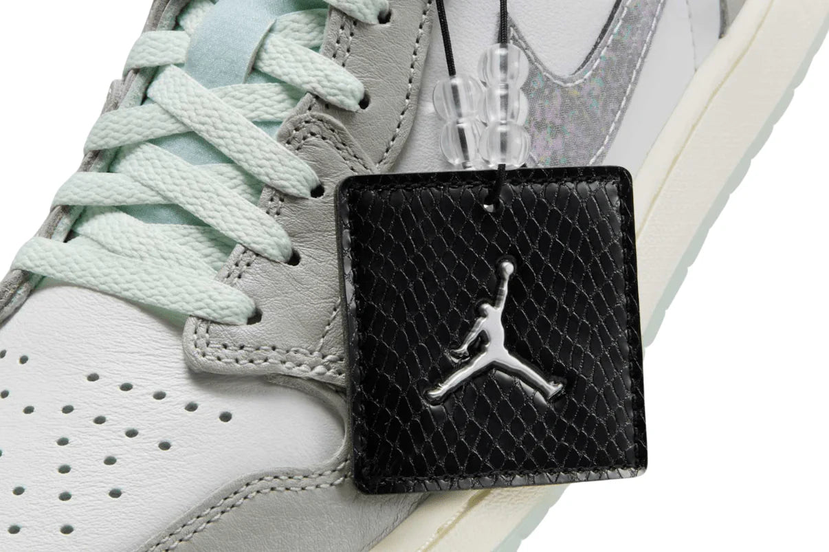 Air Jordan 1 Low "Lunar New Year" Photon Dust Cinza