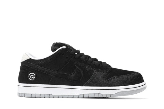 Medicom Toy x Nike SB Dunk Be@rbrick Preto