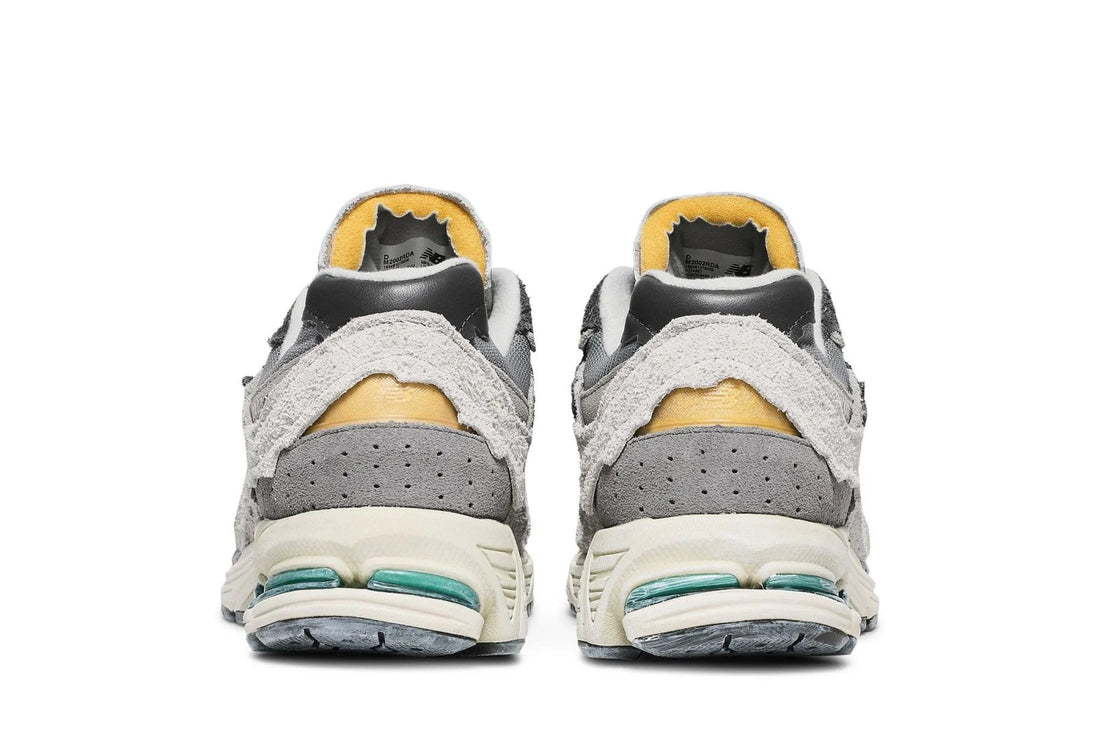 New Balance 2002R Protection Pack Rain Cloud Suede Mesh Cinza