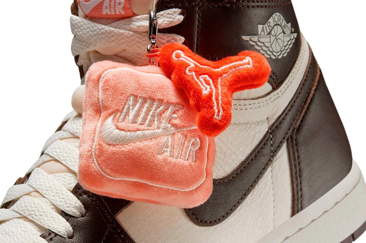 Nike Air Jordan 1 Retro High OG Light Madder Root Marrom