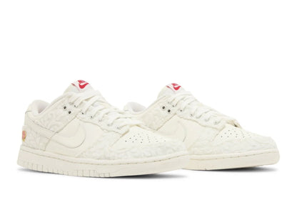Nike Dunk Low Give Her Flowers Branco