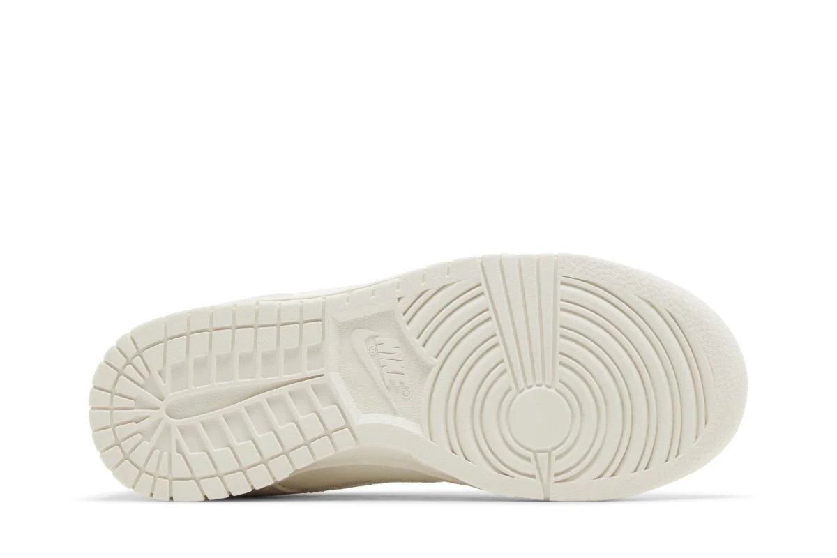 Nike Dunk Low Iridescent Swoosh Bege