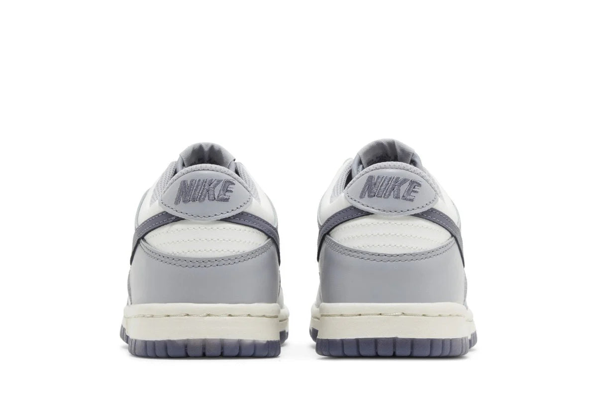 Nike Dunk Low Light Carbon Cinza