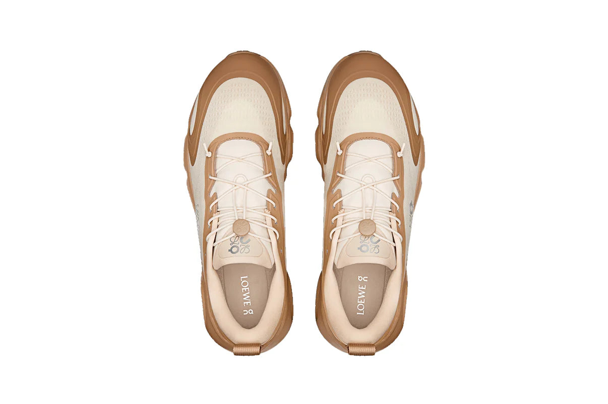 On Running Cloudsolo Loewe Dark Sand Cream Bege
