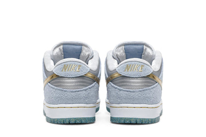 Sean Cliver x Dunk Low SB Holiday Special Azul